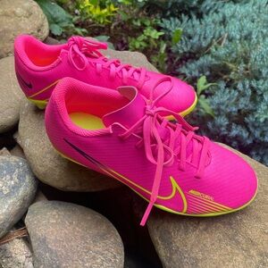 Little girls soccer shoes size 1. Very Lightly used, hot pink and yellow.